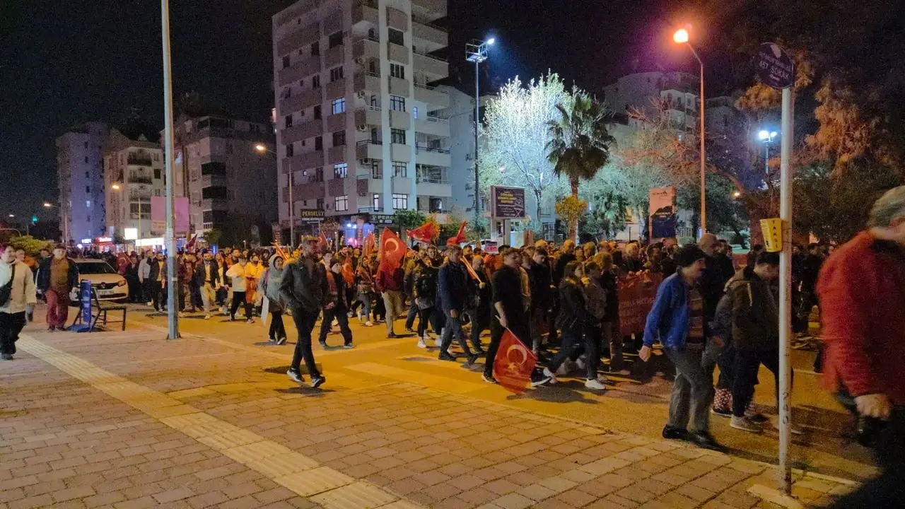 İmamoğlu'na Destek İçin Antalya'da Protesto - Antalya Akış Haber Görseli